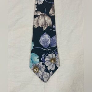 Valentino Pietro Paris Rome Beverly Hills Mens Multicolor Floral Silk Tie